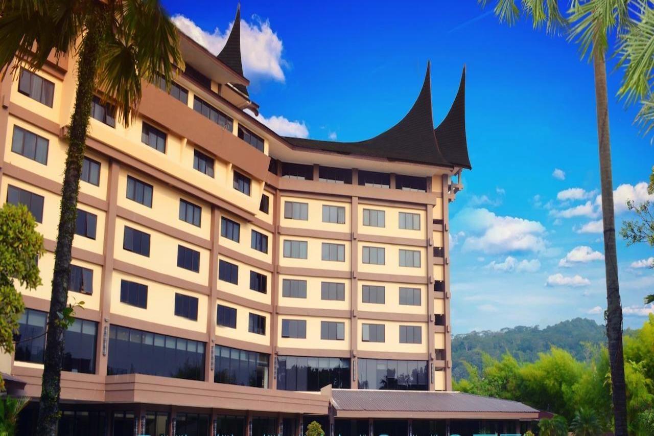 Kyriad Bumiminang Hotel Паданг Экстерьер фото