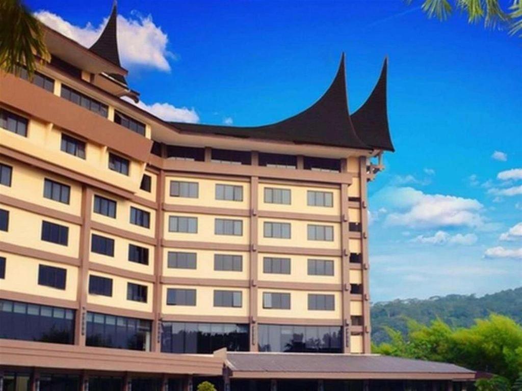 Kyriad Bumiminang Hotel Паданг Экстерьер фото