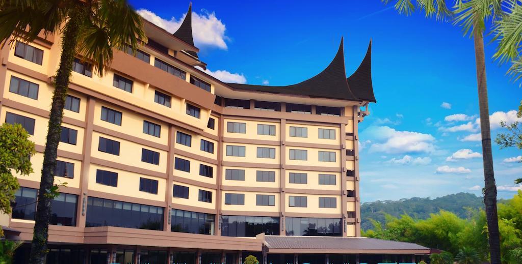 Kyriad Bumiminang Hotel Паданг Экстерьер фото